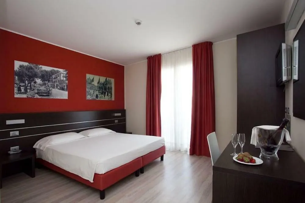 לידו די ג'סולו Hotel Vienna לידו די ג'סולו