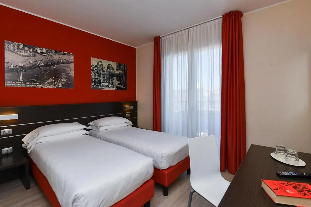 Hotel Vienna Τζεσόλο Λίντο