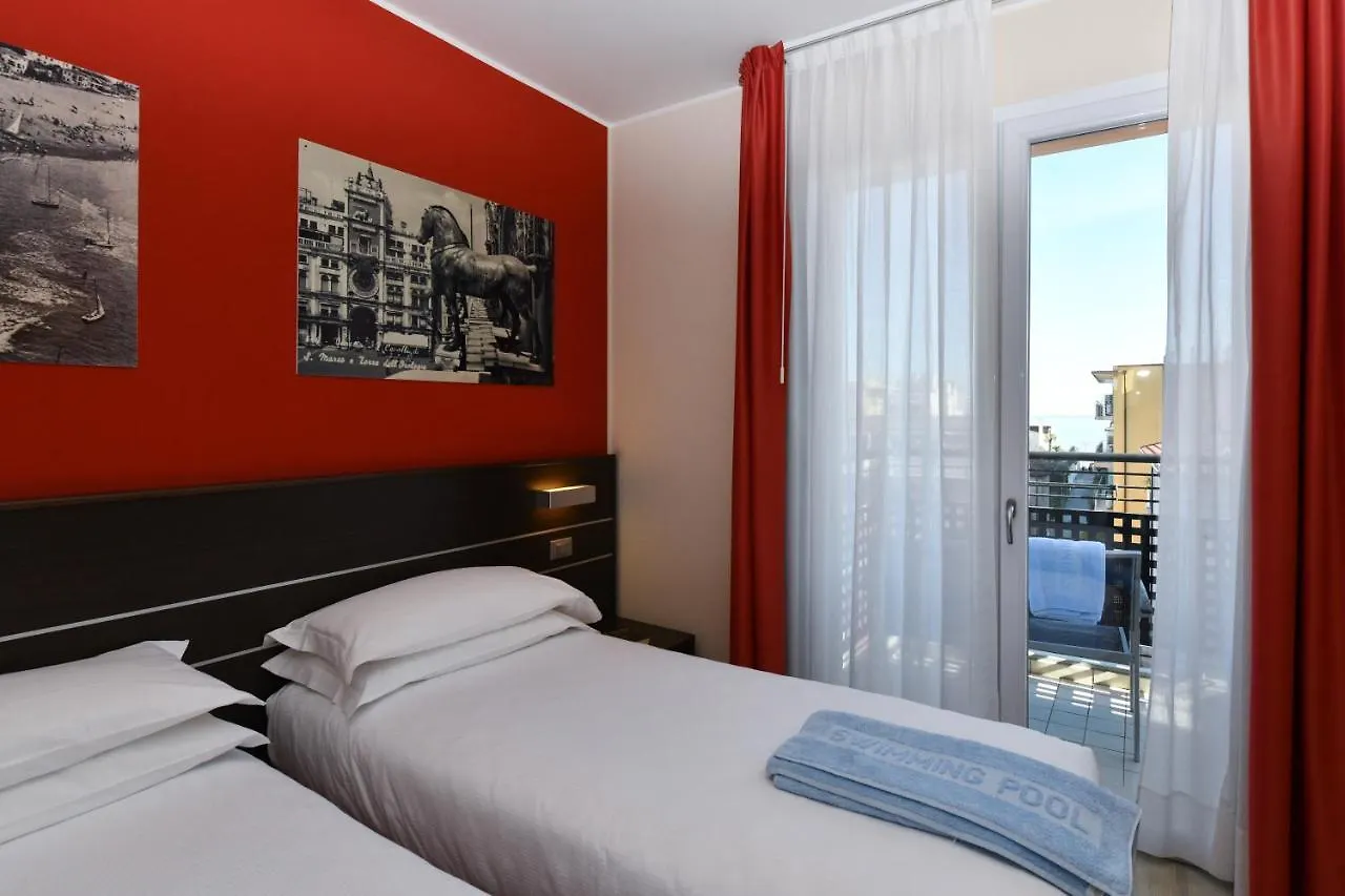 Hotel Vienna Τζεσόλο Λίντο